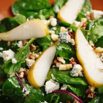 Mixed Greens with Pears and Goat Cheese