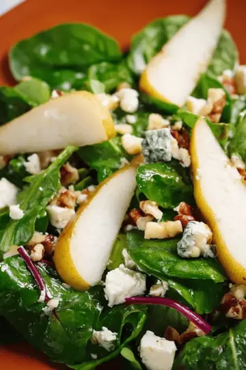 Mixed Greens with Pears and Goat Cheese