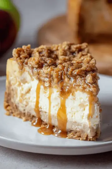 Apple Crumble Cheesecake