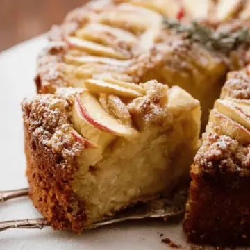 Honeycrisp Apple Cake