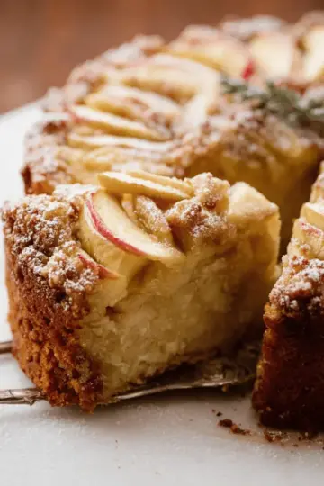 Honeycrisp Apple Cake