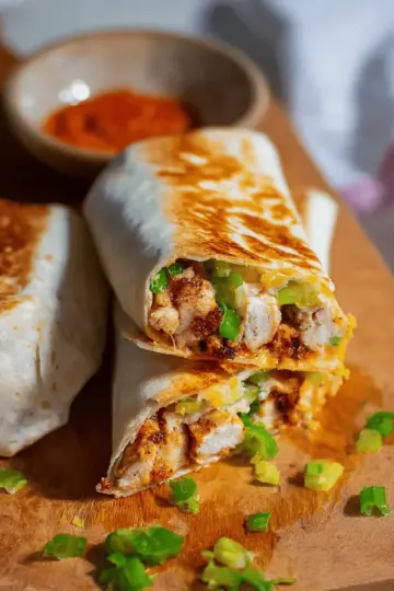 Cheesy Garlic Chicken Wraps Recipe (Easy, Crispy, and Flavor Packed)