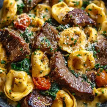 Easy Garlic Steak Tortellini Recipe