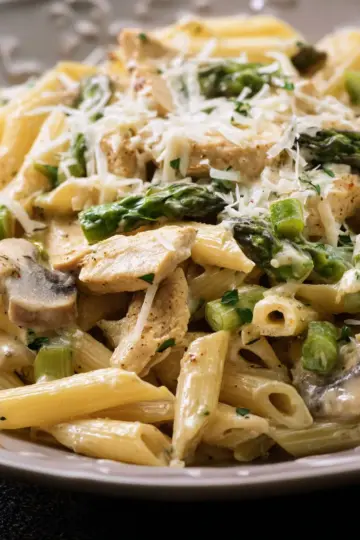 Creamy Mushroom and Asparagus Chicken Penne Recipe
