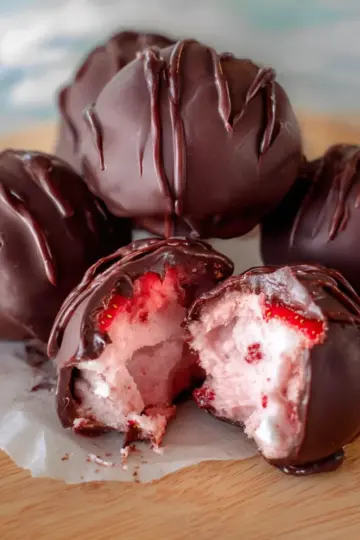 Chocolate Covered Strawberry Yogurt Bites