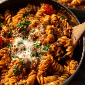 One pot creamy tomato beef pasta